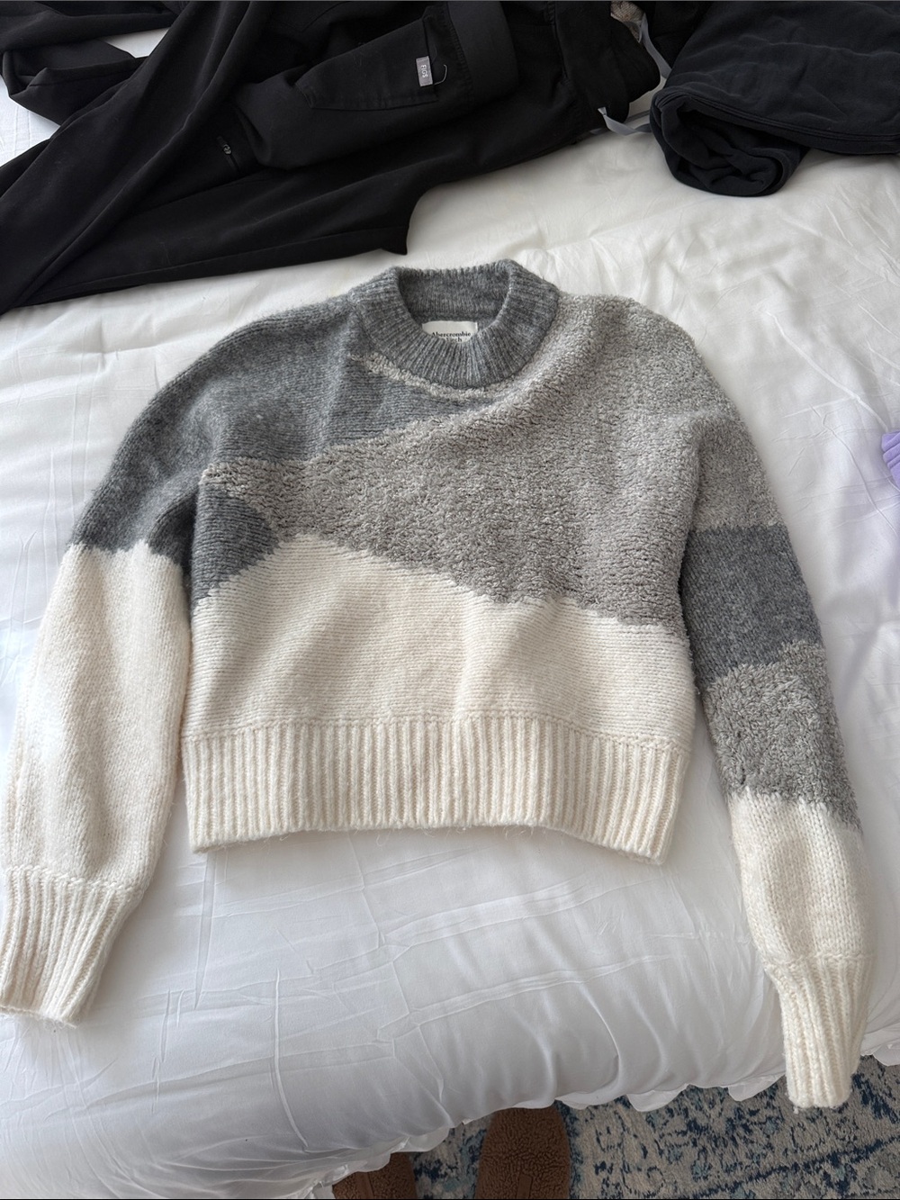 Abercrombie & Fitch Two-Tone Crewneck Sweater in Gray and Cream